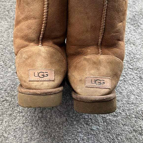 ‼️ UGG CLASSIC SHORT✨ - Picture 3 of 4